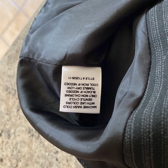 🖤BRAND NEW NO TAGS 🏷 MAURICES LOW CUT FLATTERING FORMAL VEST - Picture 9 of 11